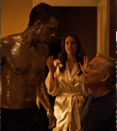 Mijn schoonzoon dacht dat ik sliep, dus glipte hij terug mijn kamer in en opende de lade waar ik de sleutel van de kluis bewaarde, alsof hij de weg al jaren kende. Wat me het meest huiveringwekkend vond, was niet zozeer de trilling van zijn hand toen hij aanraakte wat erin zat, maar de manier waarop zijn gezicht in een fractie van een seconde verstijfde, alsof hij zich net realiseerde dat ik meer wist dan hij dacht.