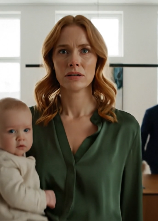 Jeg vandt 50 millioner dollars. Jeg skyndte mig til min mands kontor med vores lille søn for at fortælle ham nyheden, i den tro at jeg skulle dele mit livs største glæde. Men da jeg kom derhen, efterlod det jeg hørte bag døren mig målløs … så skubbede jeg døren op og trådte indenfor, og fra det øjeblik var intet nogensinde det samme igen.