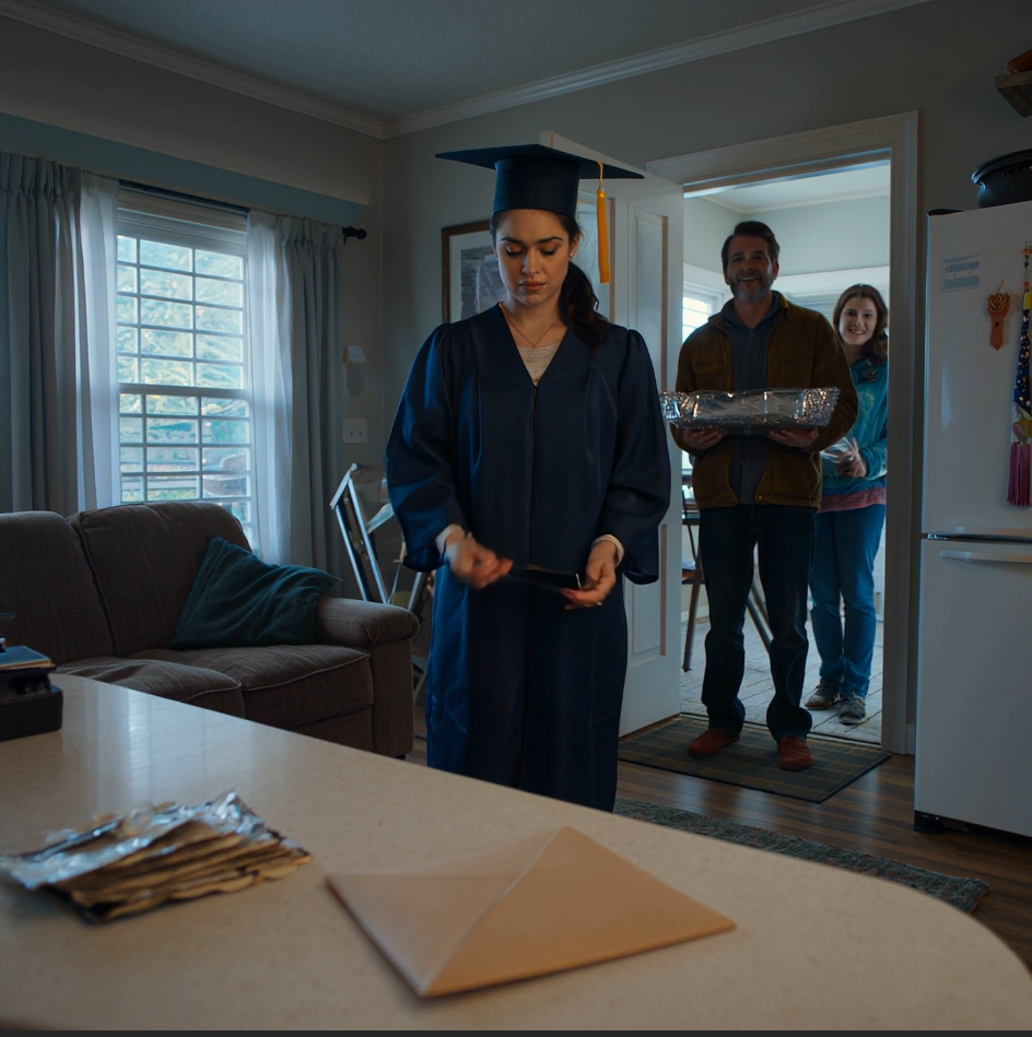 Mijn familie kwam niet naar mijn afstudeerfeest voor een barbecue, dus ik veranderde mijn naam en ben nooit meer teruggekomen. Ze begrepen pas wat ik had gedaan toen het al te laat was.